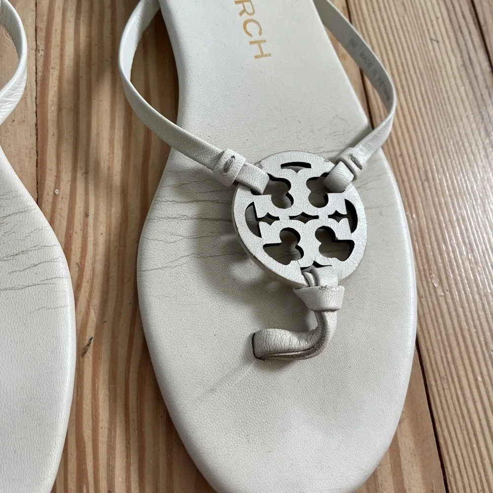 Tory Burch Miller Sandal Cream Leather Logo Thong Flats Women 9 Off White slipon